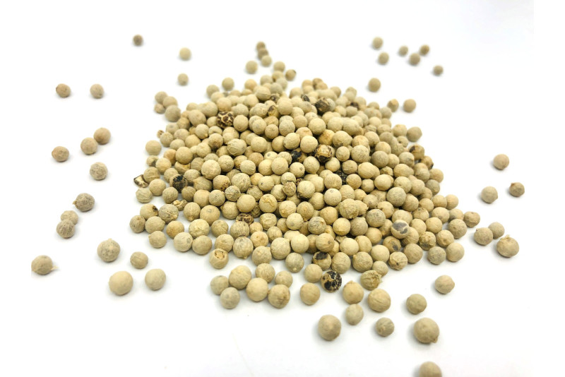Baltie pipari zirnīšos 100g Baltie pipari zirnīšos 100g